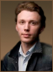 Роман Артемьев